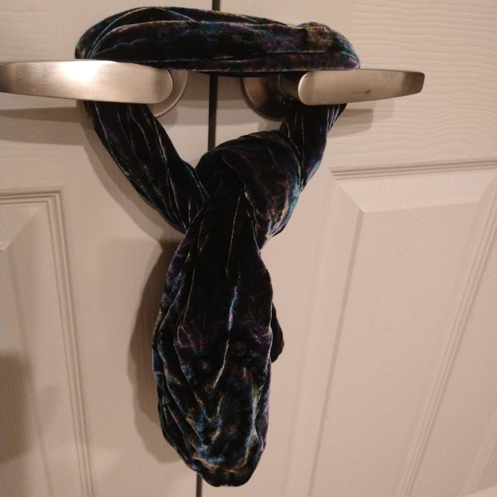 Harold (brand) neck scarf - 42"L x 9"W
